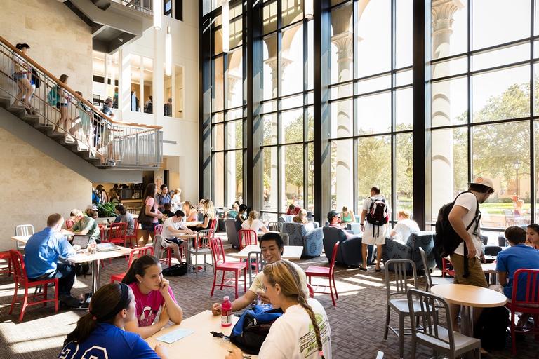 19 Reasons Rollins is America’s Most Beautiful Campus