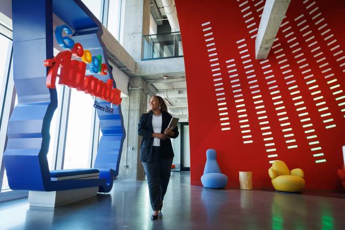 Rollins Professional Advancement alum Tiffany Jones '16 at Google.