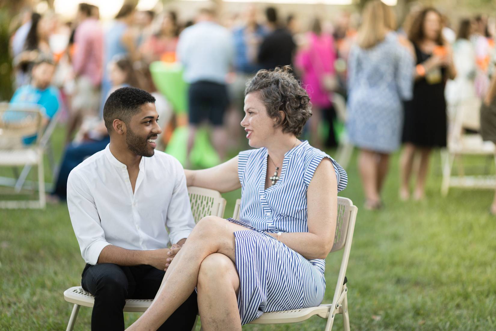 Phillip Denizard ’16 and mentor Stacy Van Praagh ’93 discuss professional pursuits on Mills Lawn.