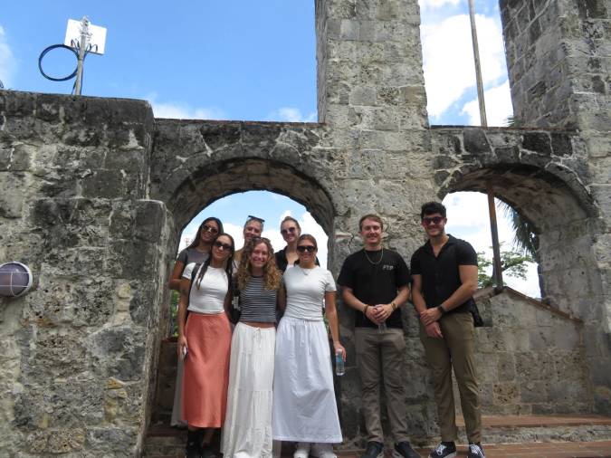 Rollins students on Philippines Field Study 