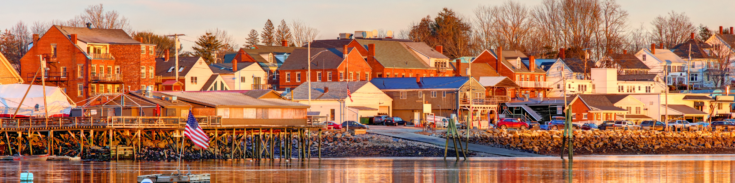 Image of boats and buildings in Damariscotta, Maine.
