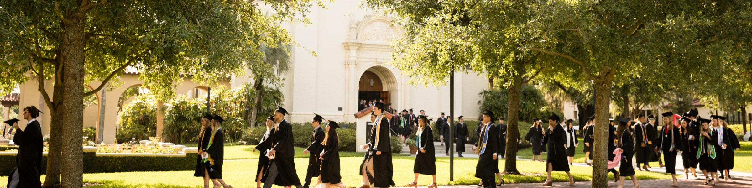 Graduates attend Rollins commencement 2017.