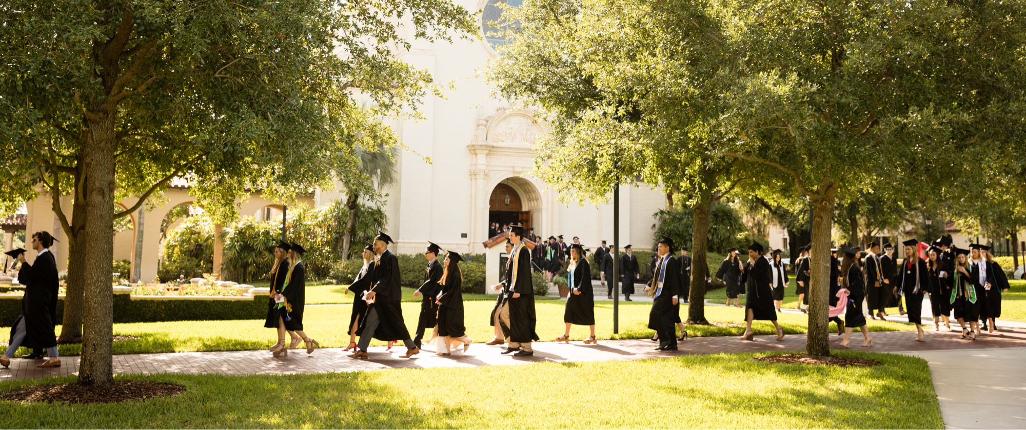 Graduates attend Rollins commencement 2017.