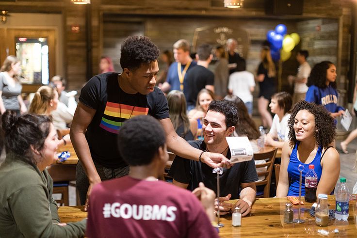 Students participating in Trivia Night in Dave’s Boathouse.