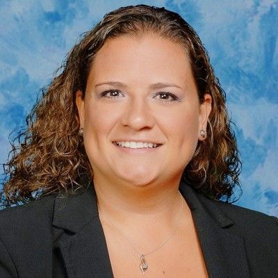 Lauren Slaugenhoup headshot