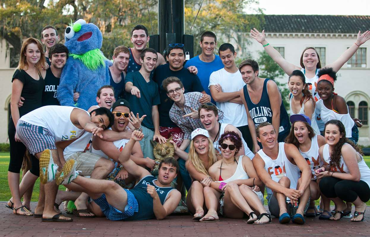 A group students celebrate Fox Day on Tars Plaza.