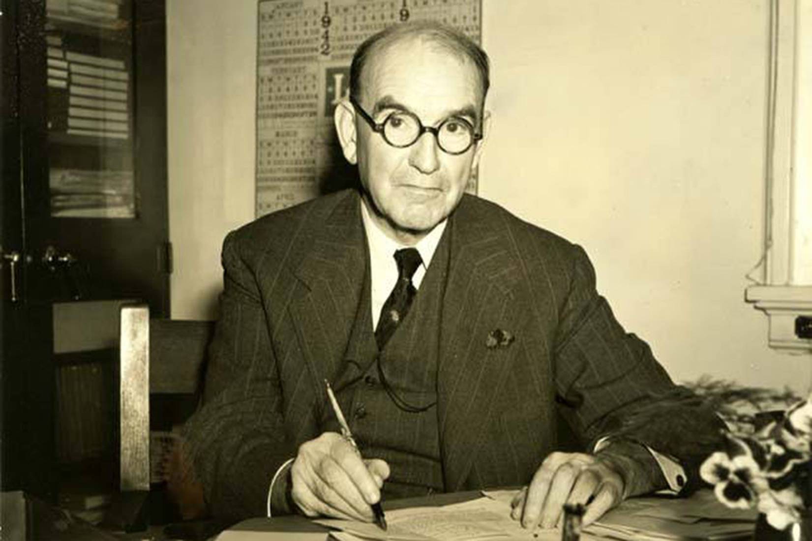 Hamilton Holt at work at his desk.