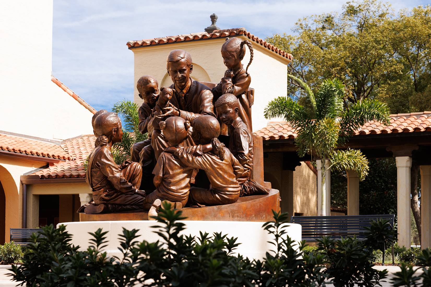 A Beautiful Day for a Neighbor, a sculpture at Rollins honoring Mister Rogers.