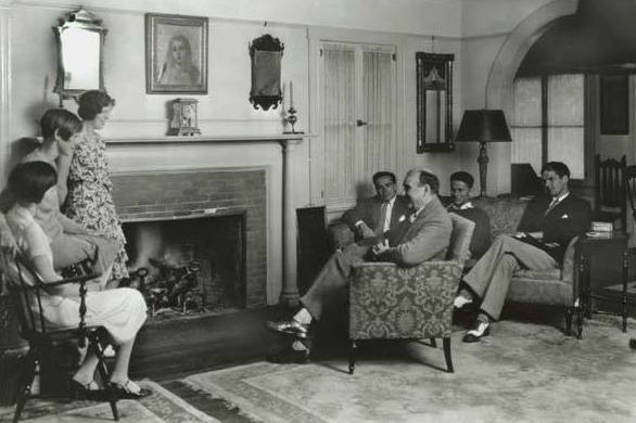 Hamilton Holt entertains students in his home, 1927.