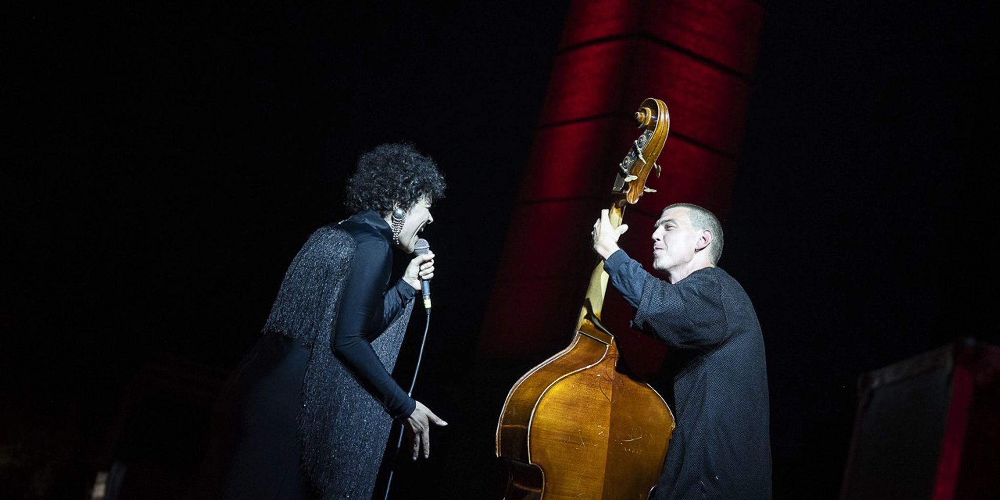 Billede fra Nana Rahids optræden på Athens Jazz, støttet af DIA. Foto: Vangelis Patsalos