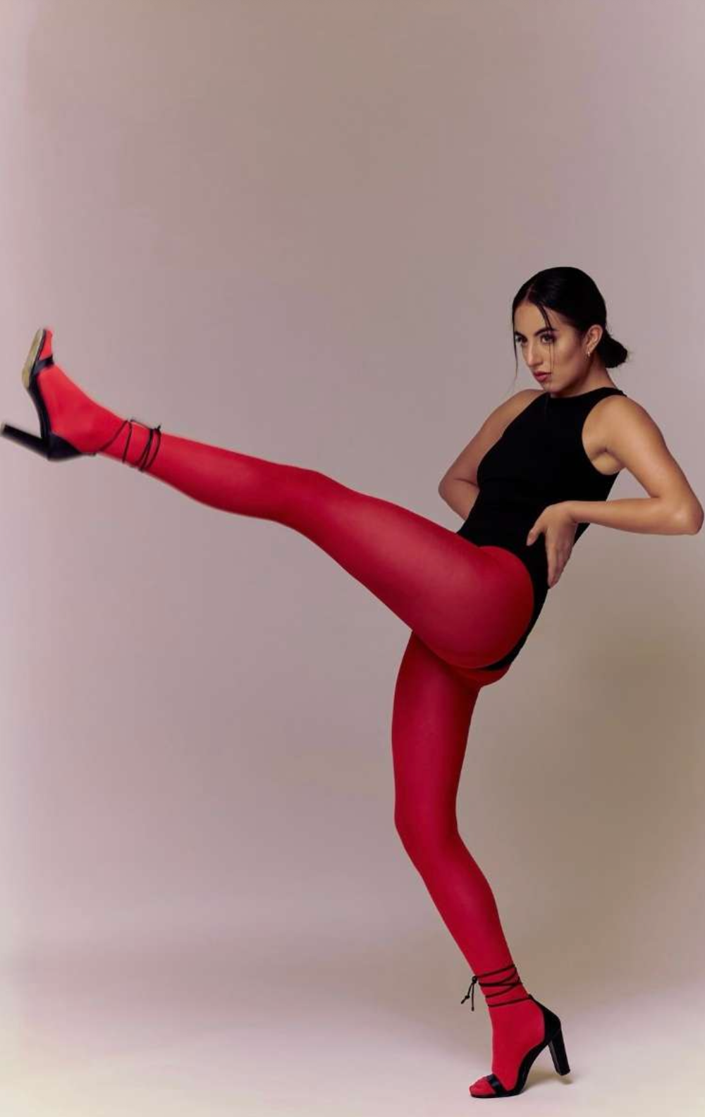 Tina Acosta, photo 1