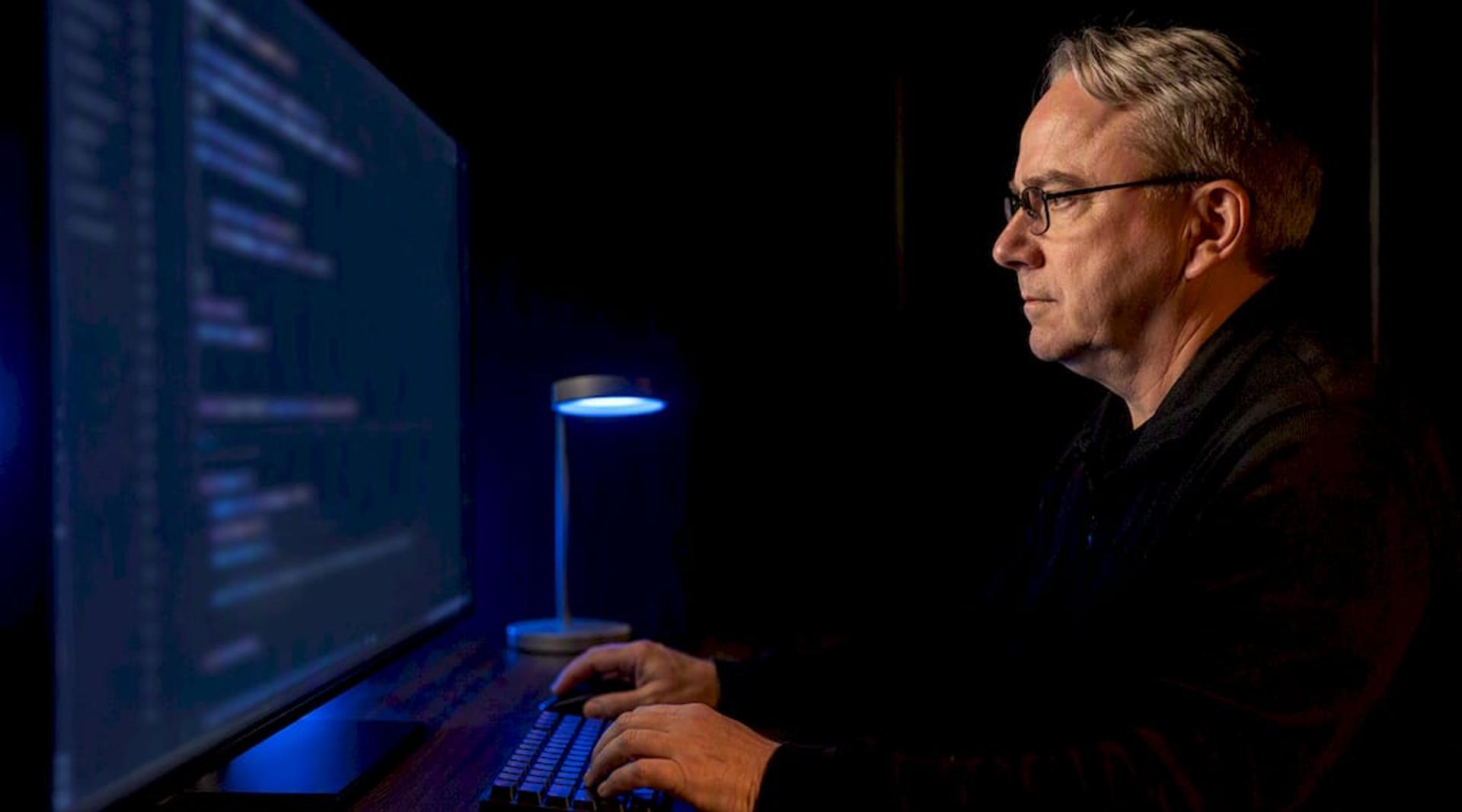 AudioNoise Proof: Linus Torvalds on Vibe Coding and 4 Rules