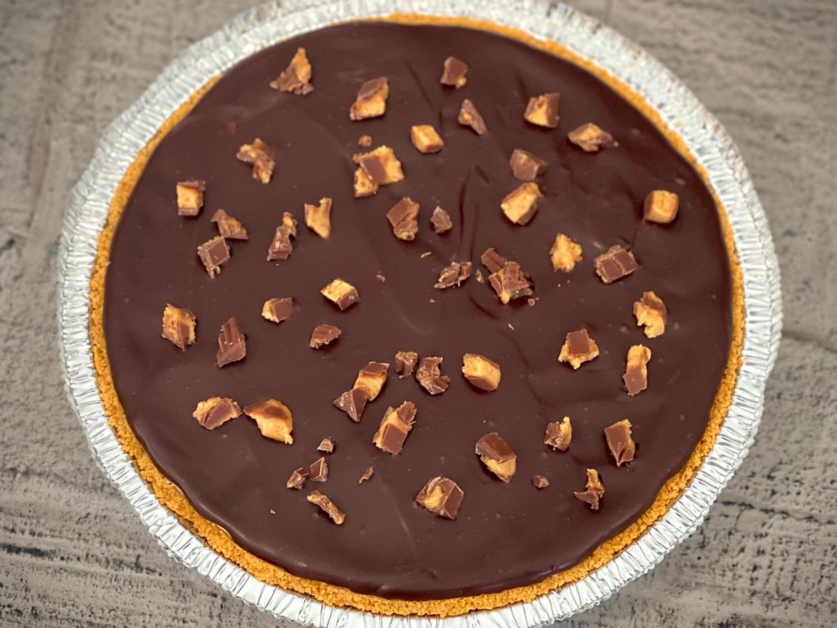 No-Bake Reese's Peanut Butter Cup Pie