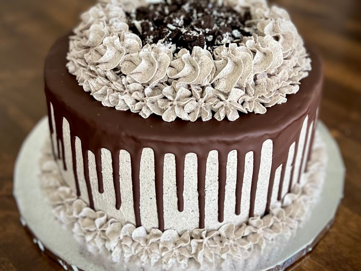 Chocolate Cookies 'n Cream Cake
