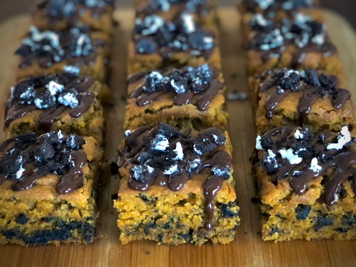 Pumpkin Oreo Brownies