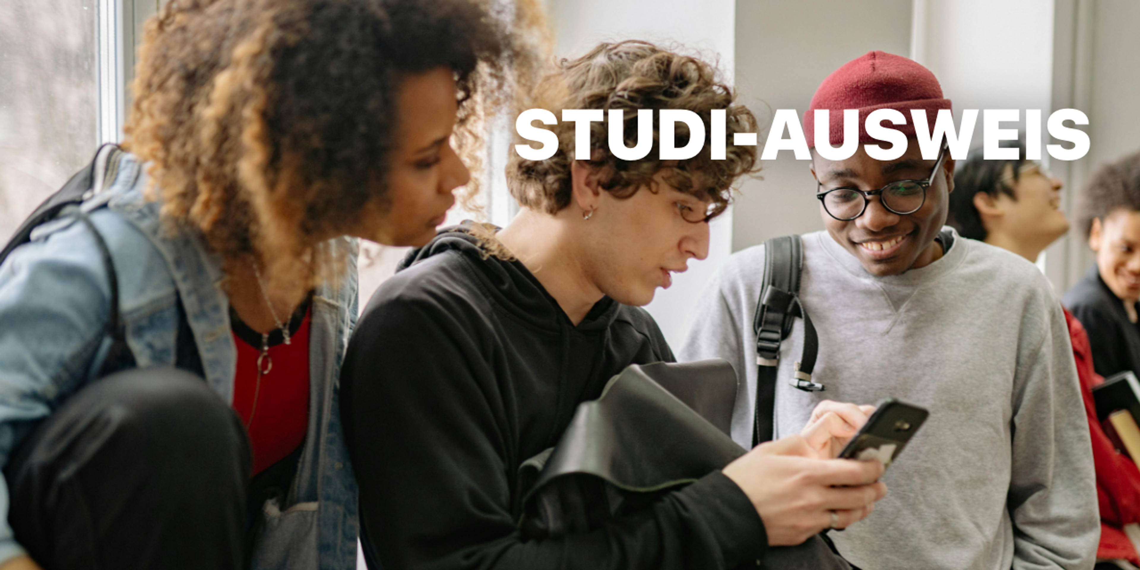 Digitaler Studierendenausweis in der UniNow App mit QR-Code für Identifikation, Semesterticket, Bibliothek und Mensazahlung
