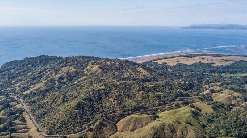 The Venao Hills ridge looking towards the ocean
