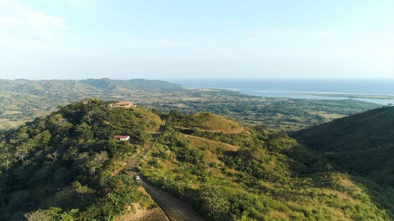 Looking along the ridge at Cañas Hills