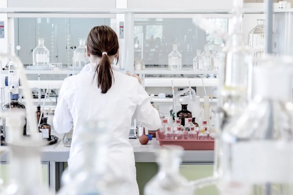 laboratory-2815641_publi