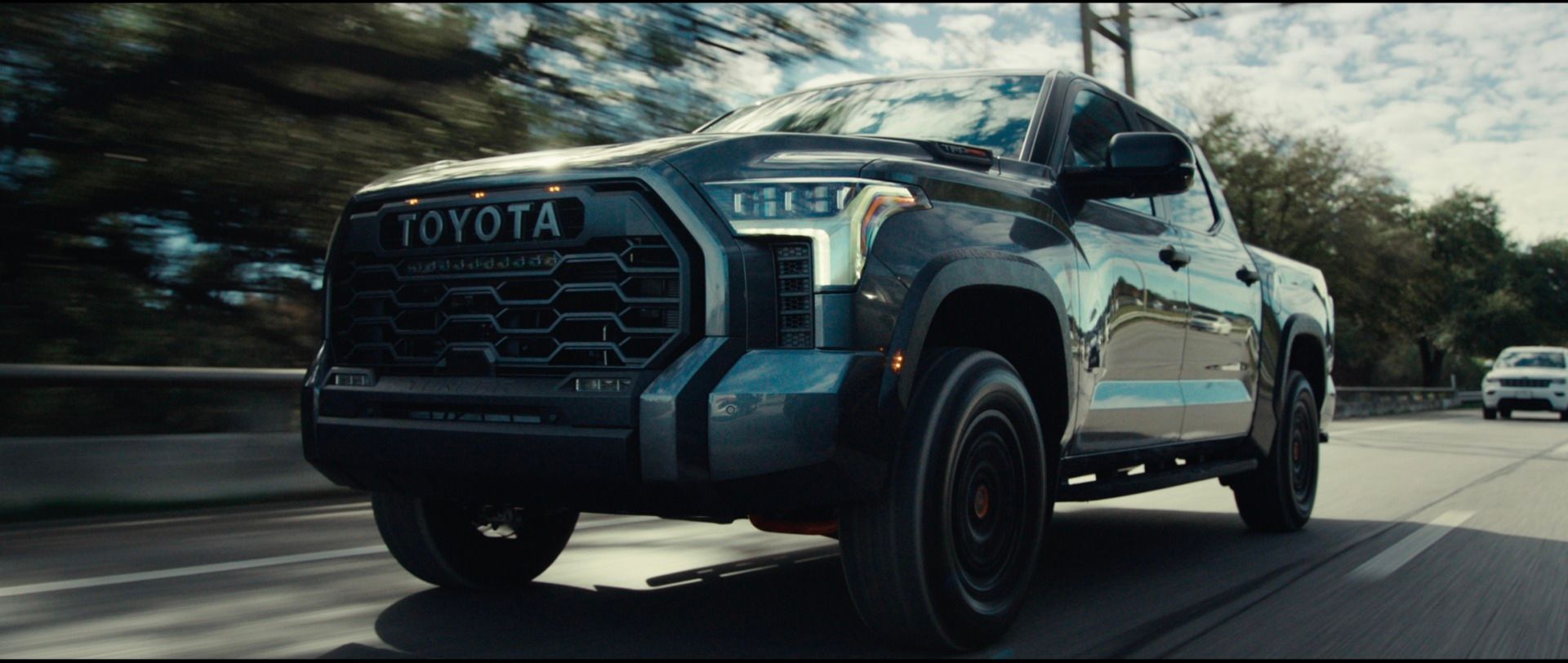 Toyota Tundra –  Super Bowl Kick Off
