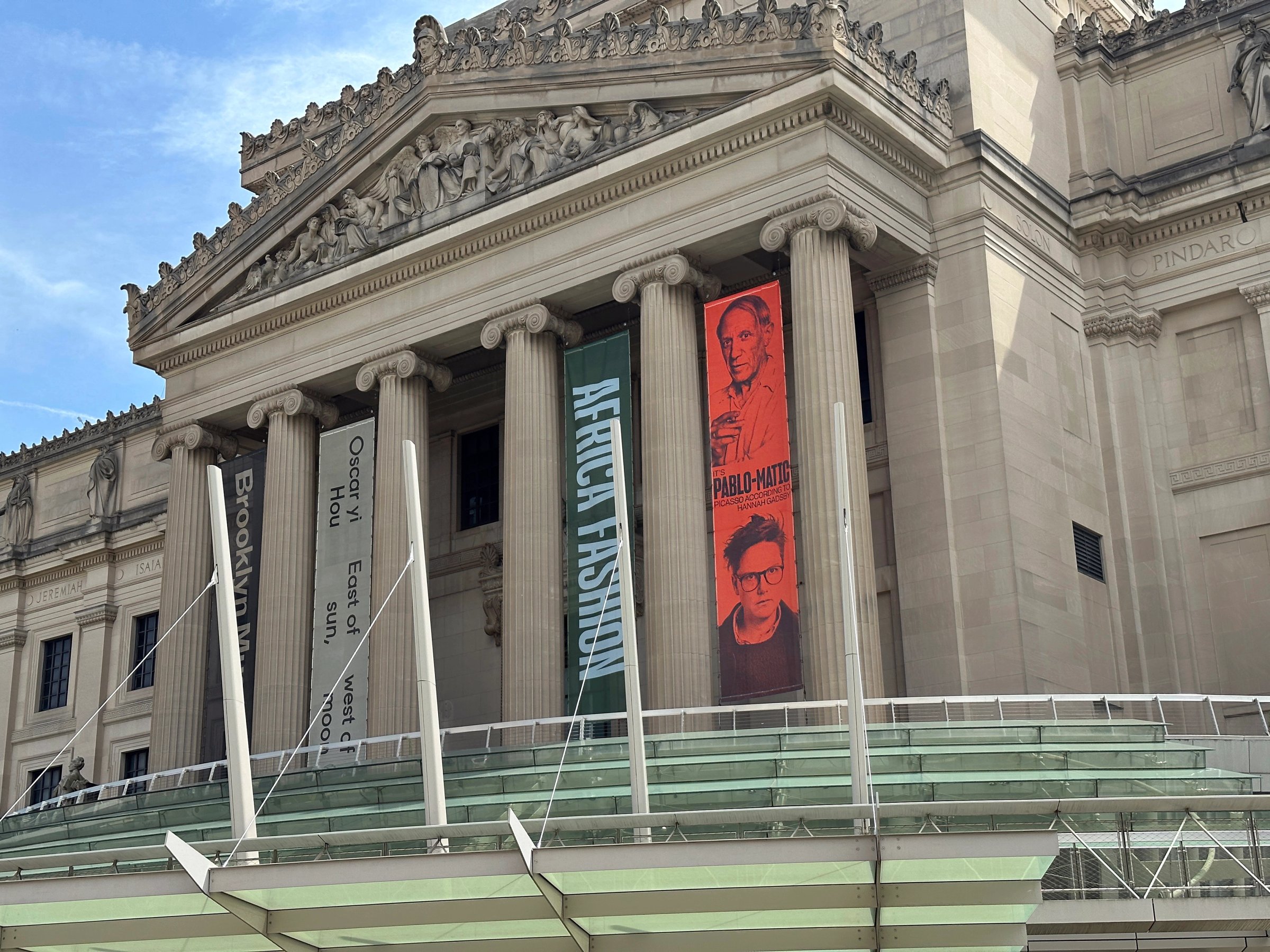 Façade banner