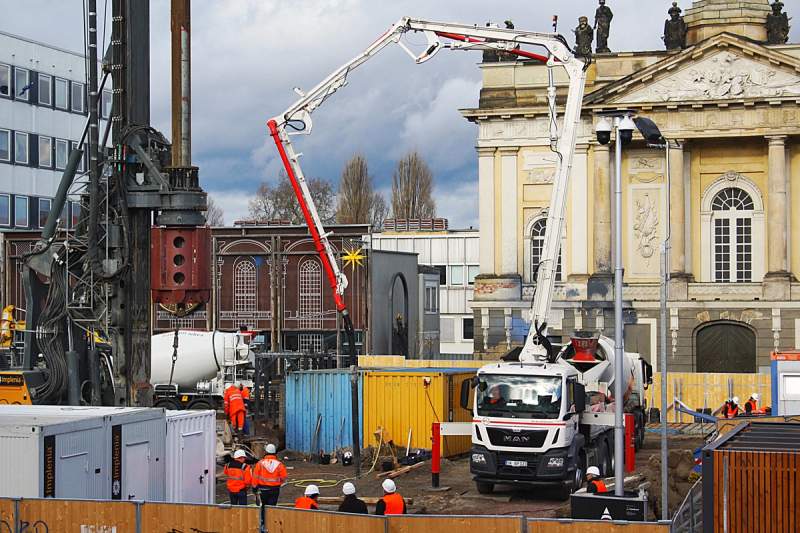Start der Bohrpfahlgründung