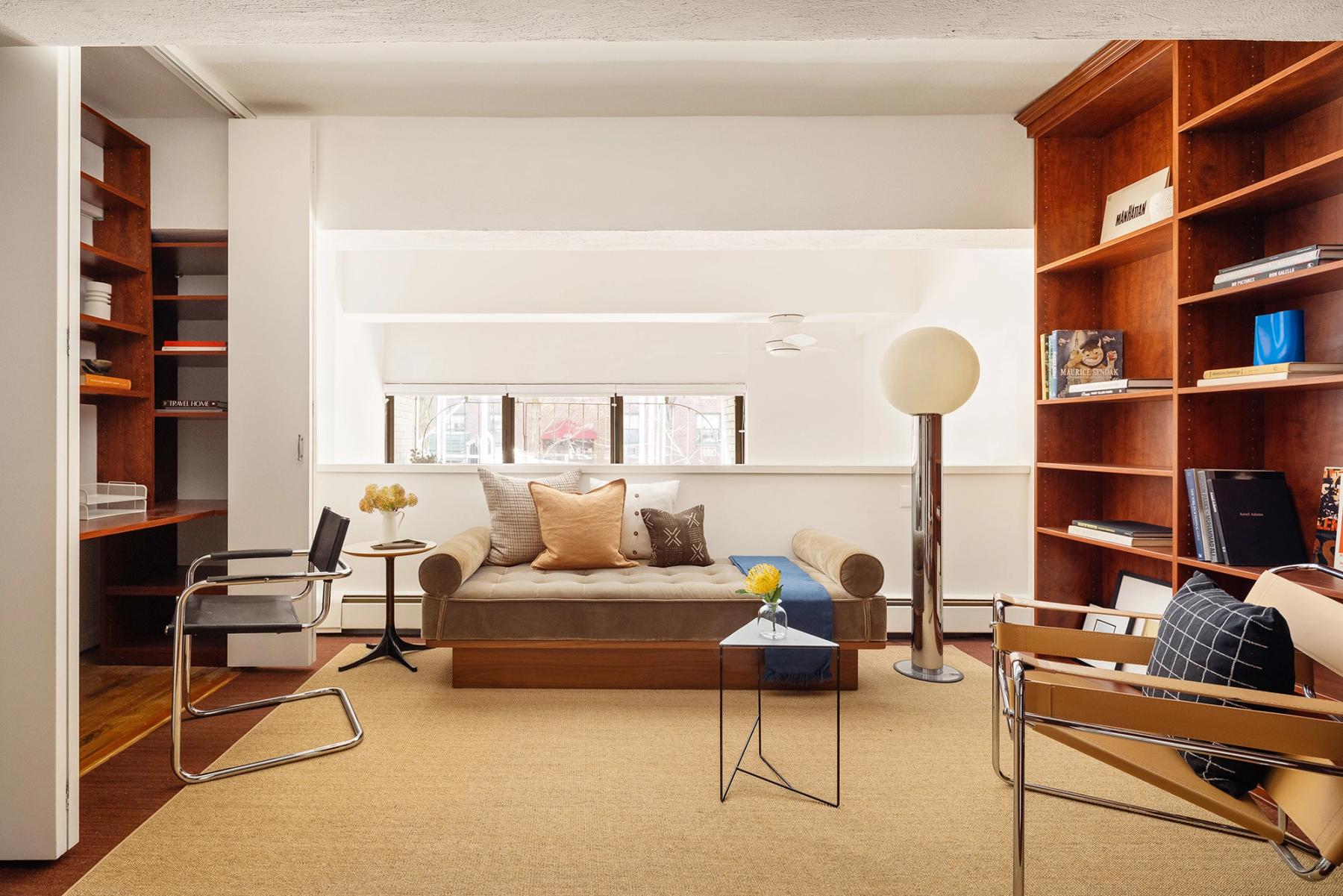 Seller editorial image