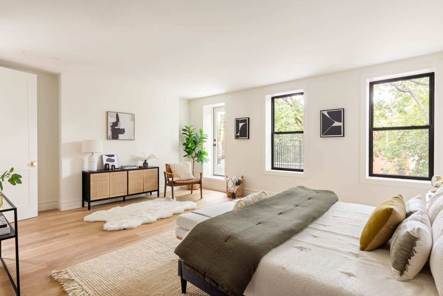 Photo 3 of 175 St James Place