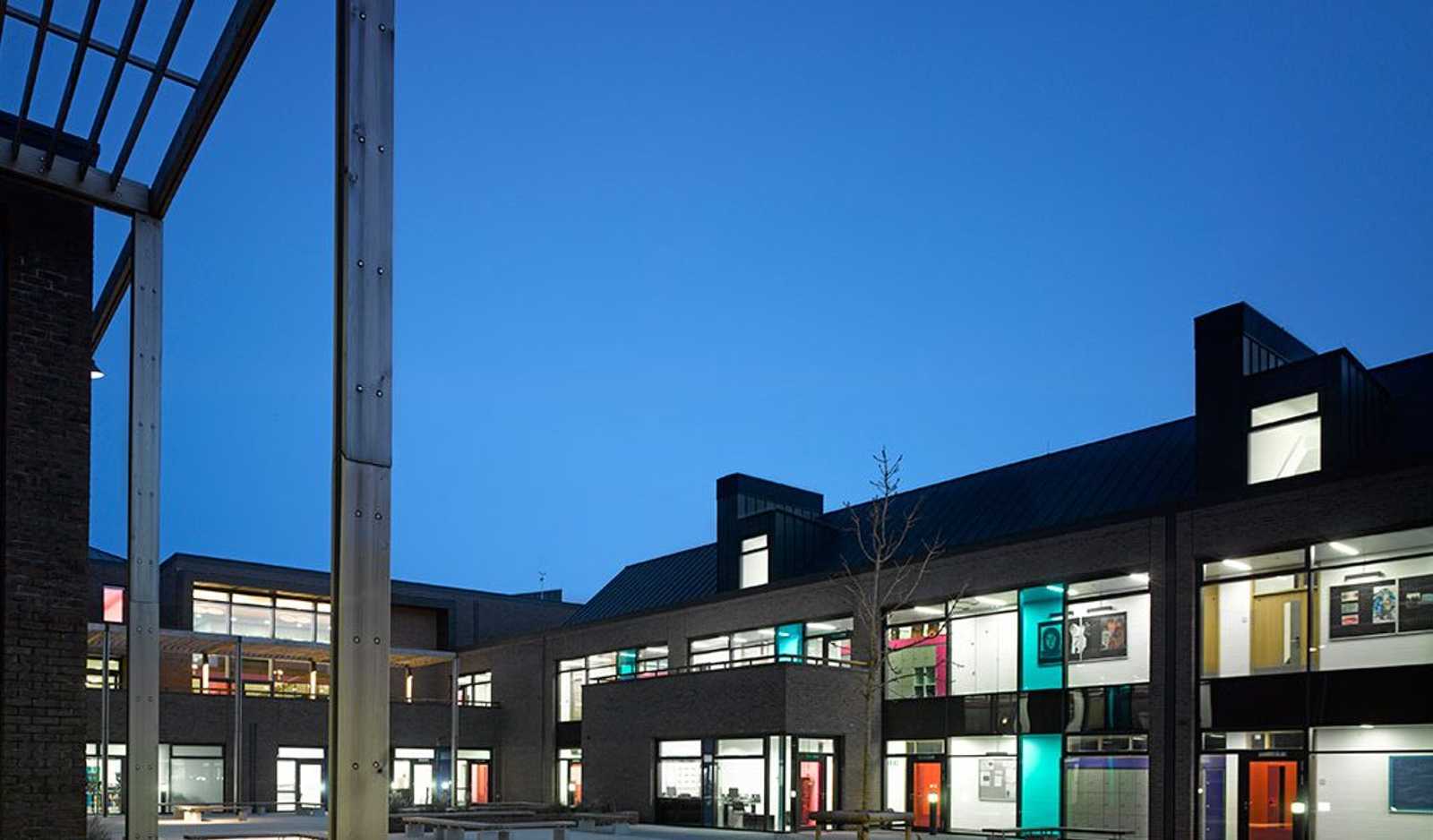 Les Beaucamps High School