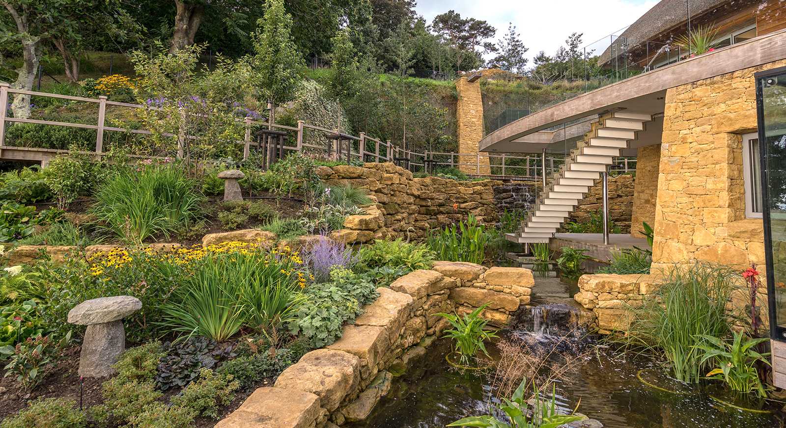 Maison de la Falaise Landscaping