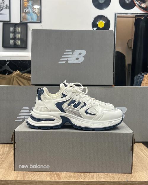 new balance blue avec box