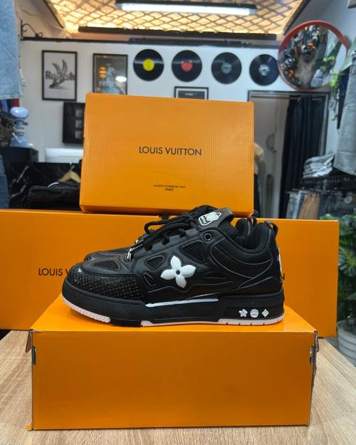 LV shoes black/white