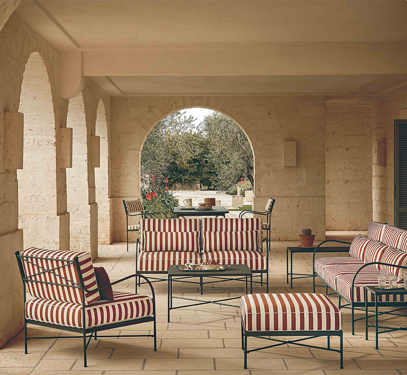 Imperial Interiors Outdoor Unopiu