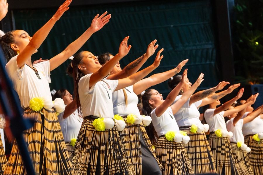 Kapa haka on the Bowl stage
