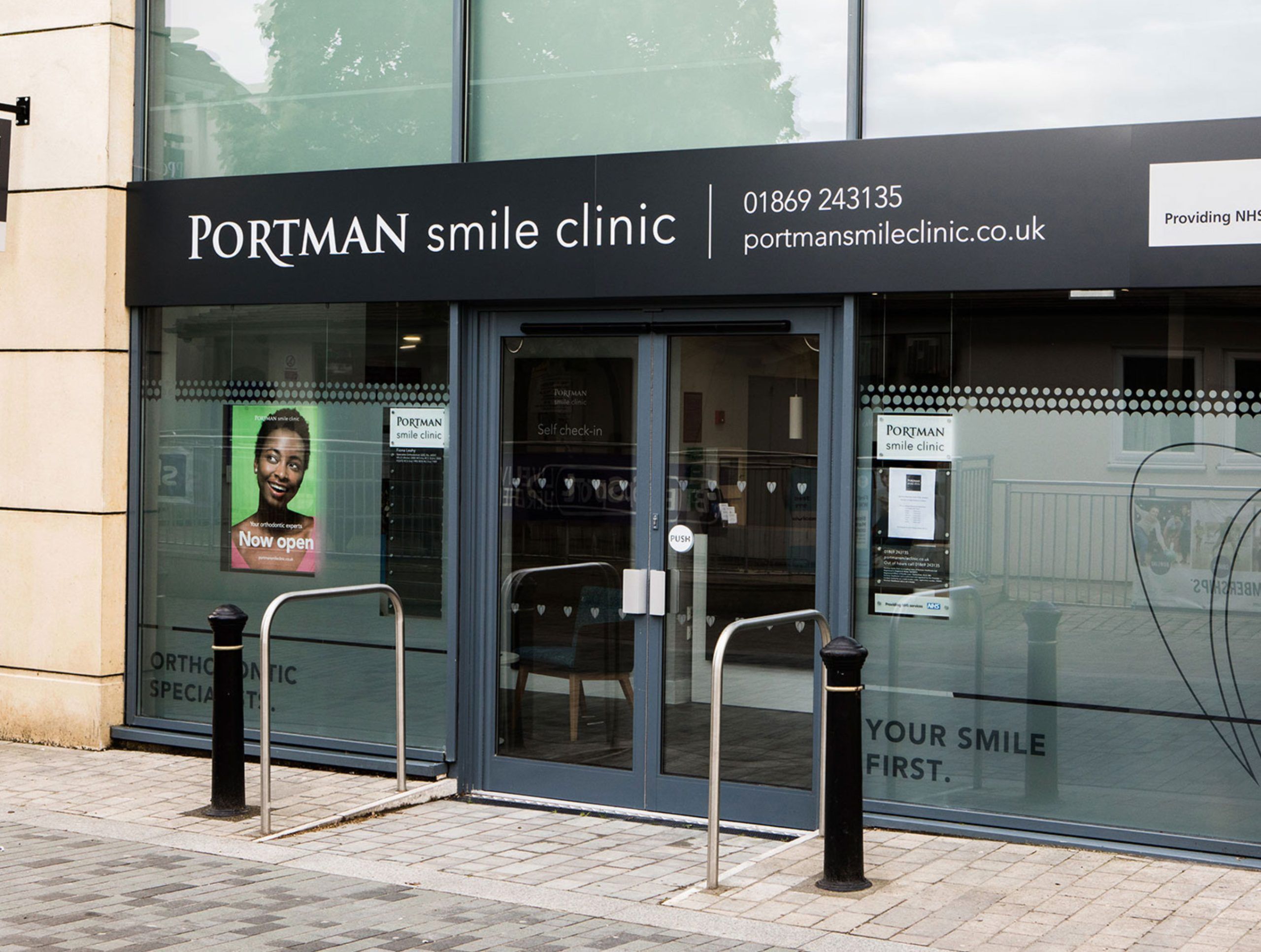 image of the shopfront of Portman Smile Clinic Bicester