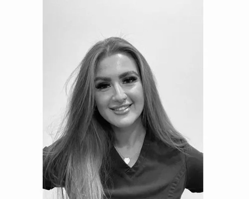 Olivia Dale — Headshot