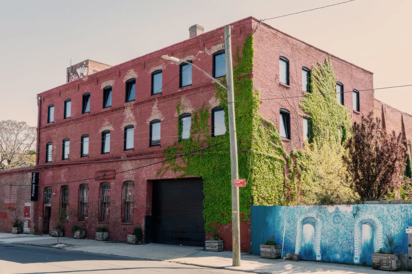 Pioneer Works 01