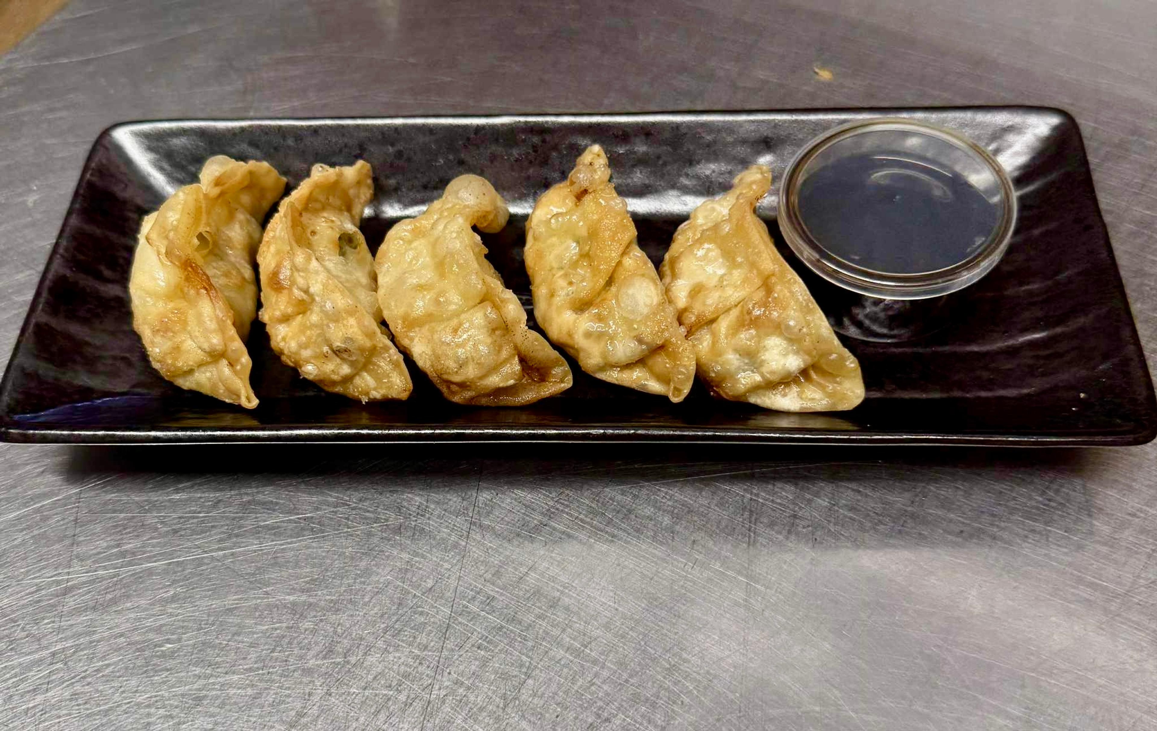 F6. Gyoza med kylling (5 stk)