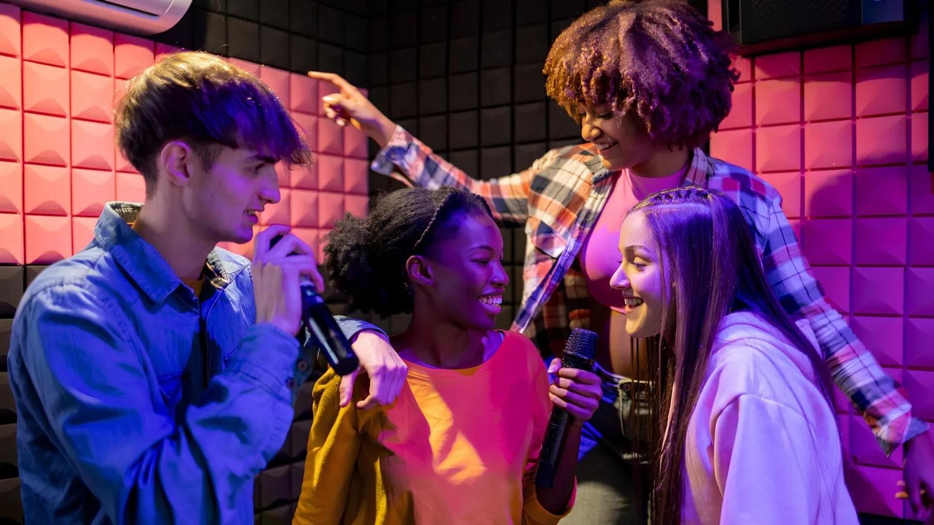 college-kids-signing-karaoke-fundraiser