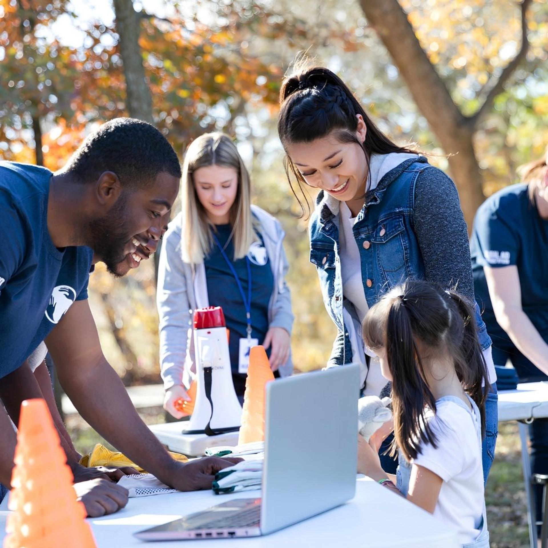 people-registering-for-event