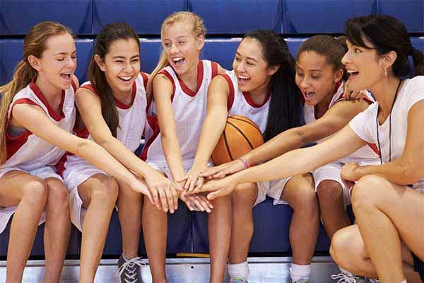 Basketball girls huddle