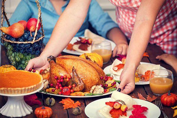50 Friendsgiving Tips and ideas