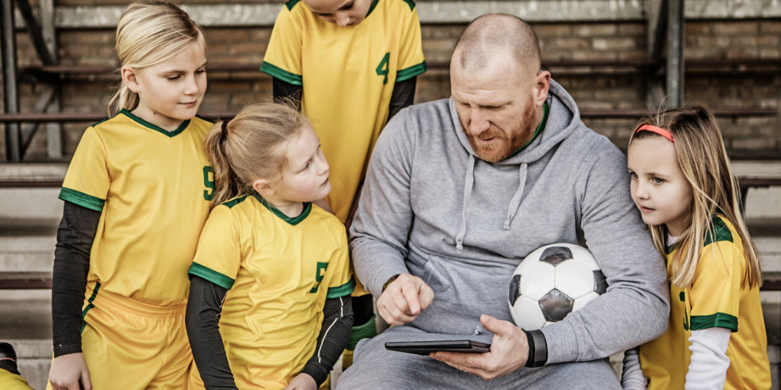 parents organizing kids sports team