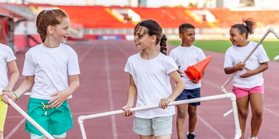 kids at school field day