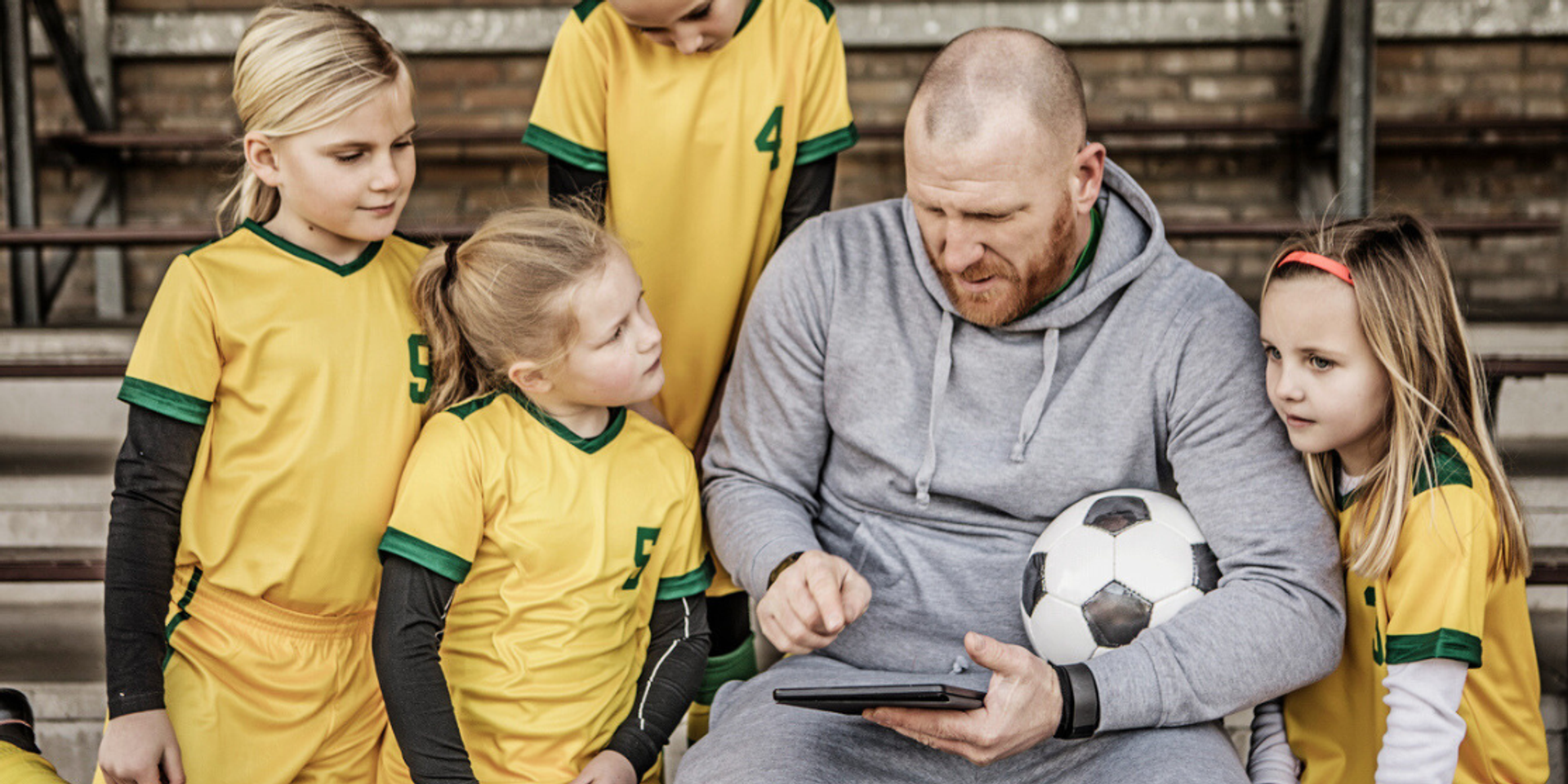 parents organizing kids sports team 