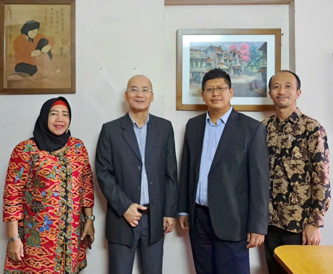 Indonesian Trade Attaché visiting TLM Vietnam for bilateral trade discussions