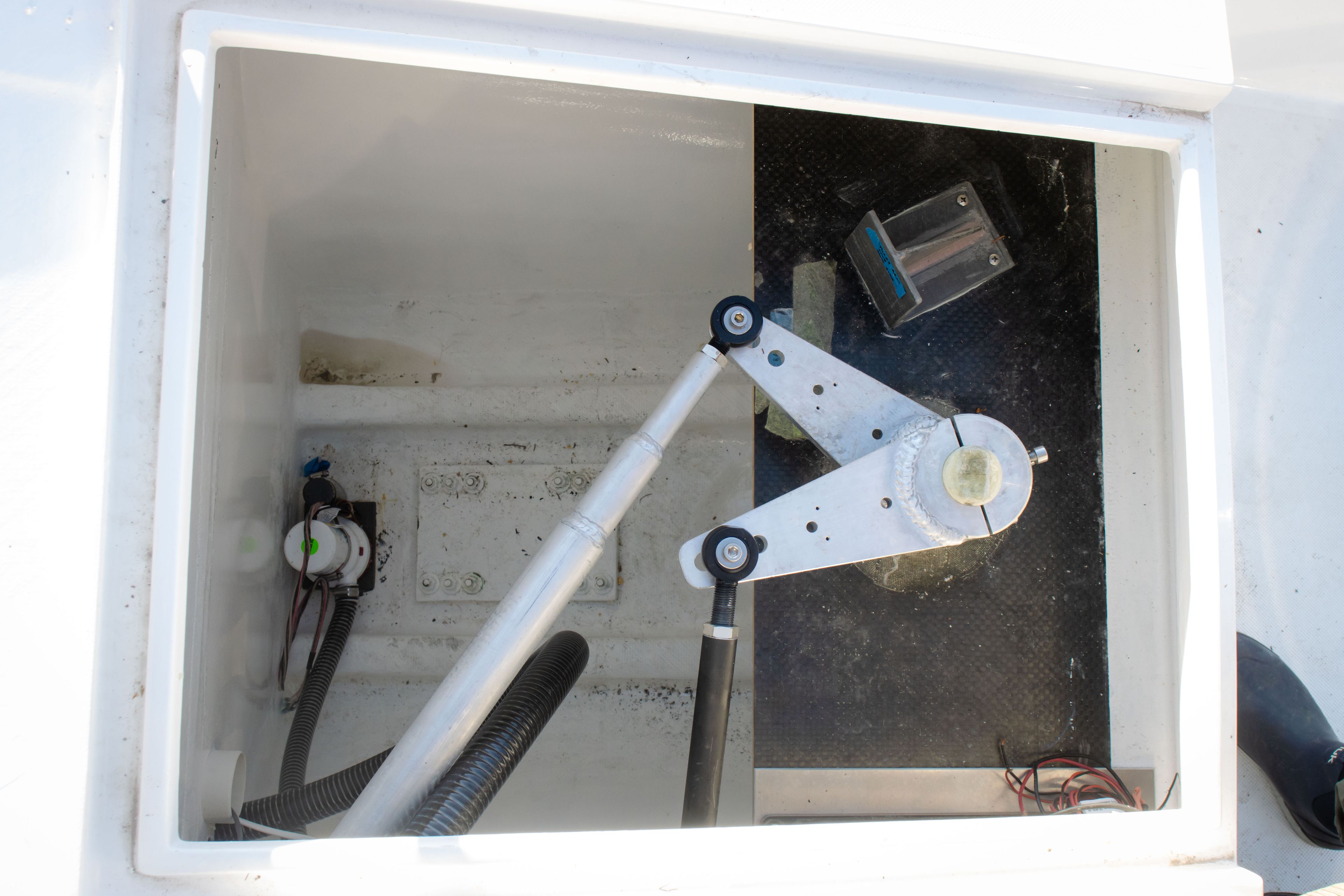 Draglinks, looking through aft steering hatch
