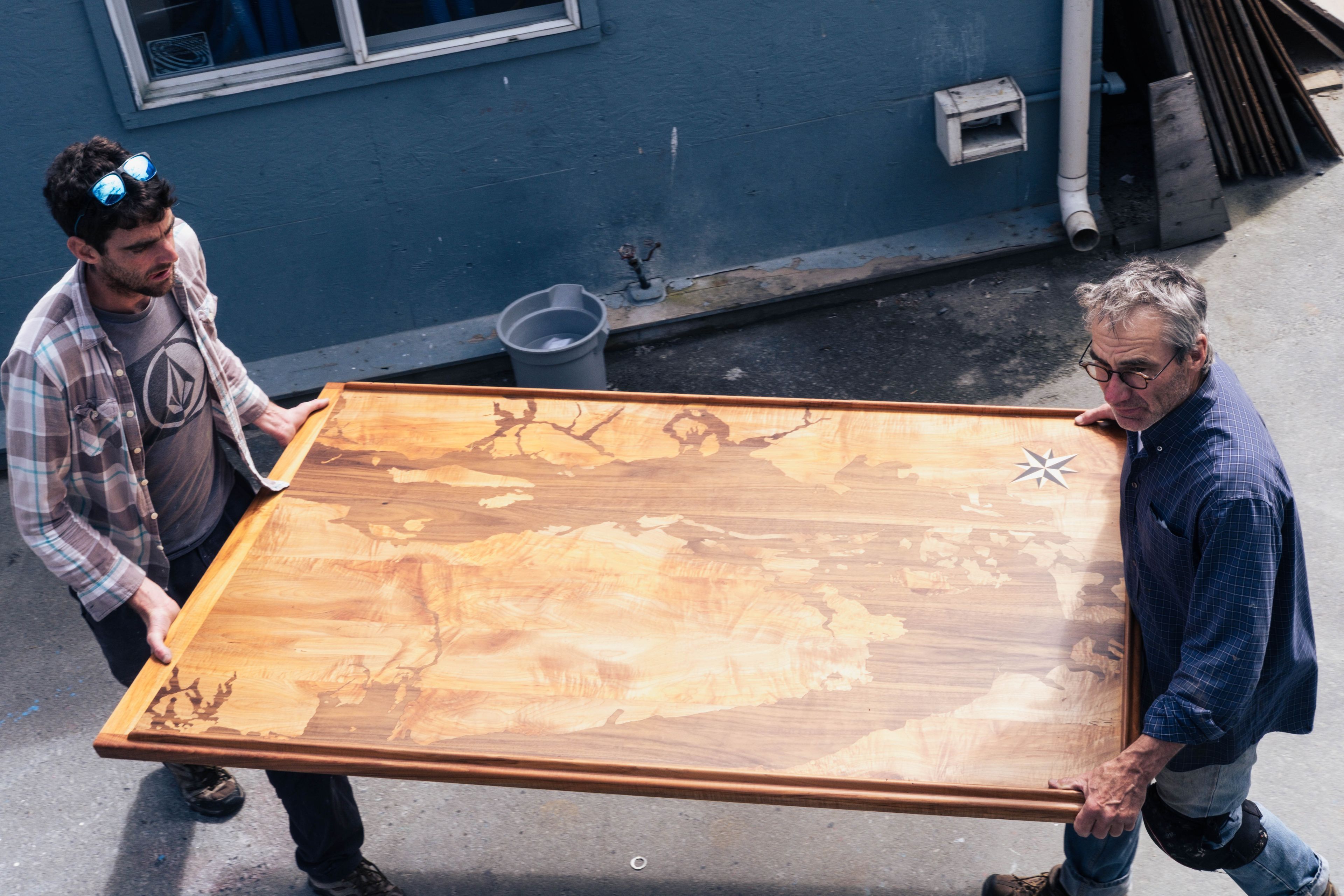 Salon table top installation