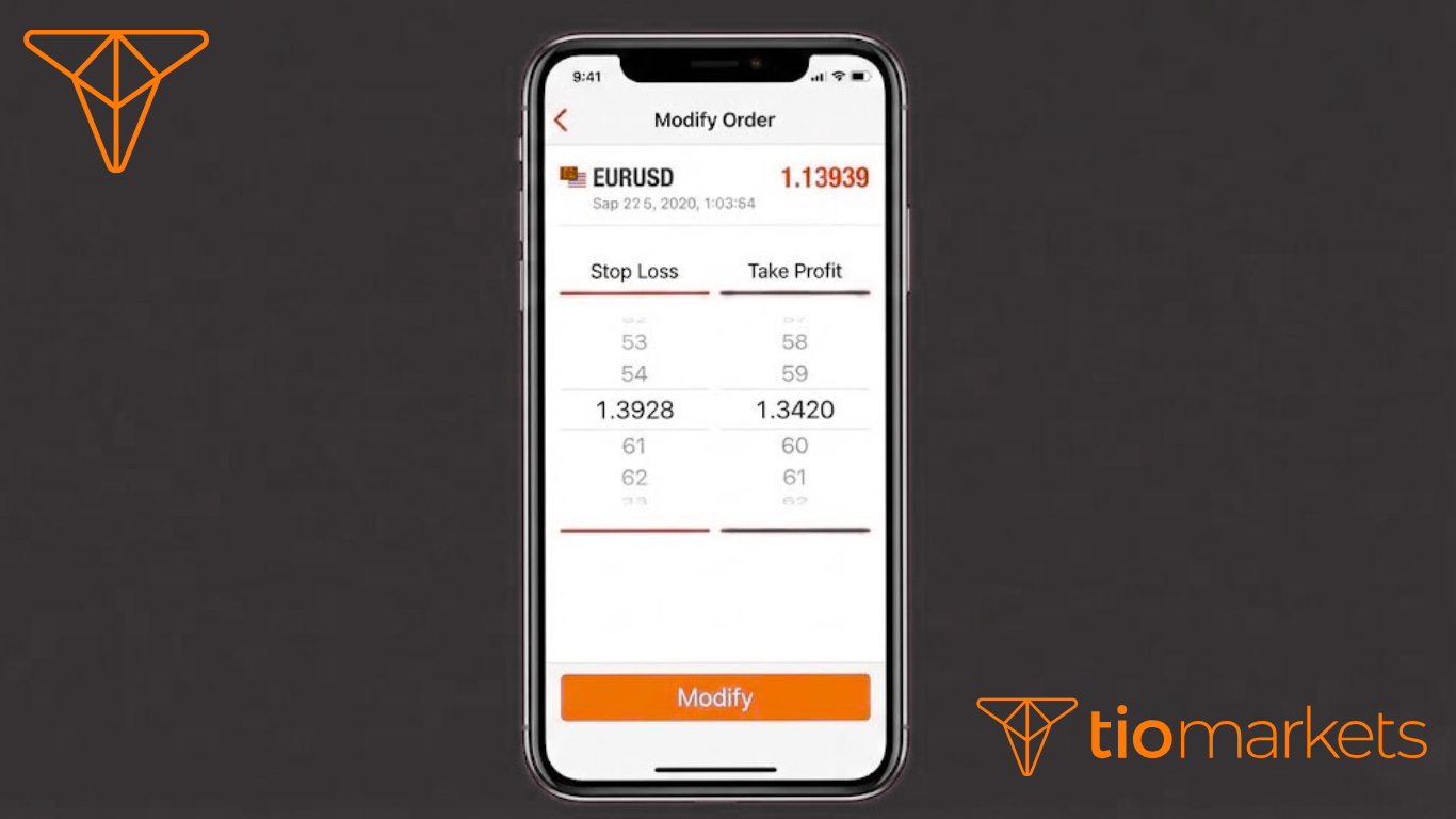 شرح خطوات تعديل أوامر Stop Loss و Take Profit في تطبيق ميتاتريدر للجوال.