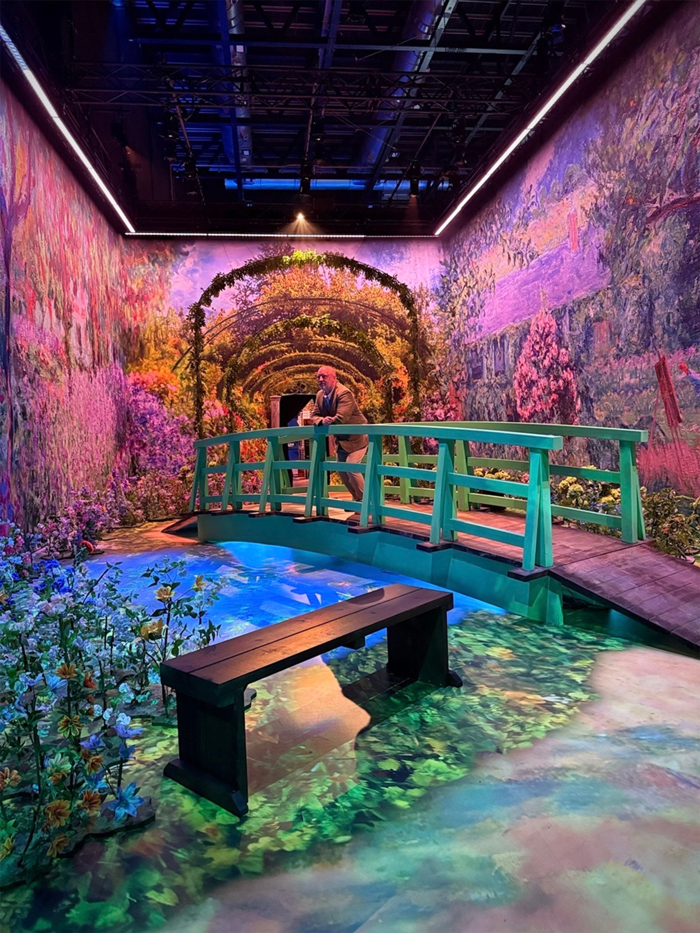 Missing Image Description. Please add one!